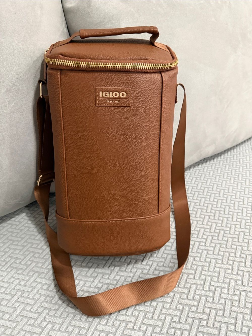 Igloo Luxe 2 Bottle Insulated Cooler Tote - Cognac- Carry Strap